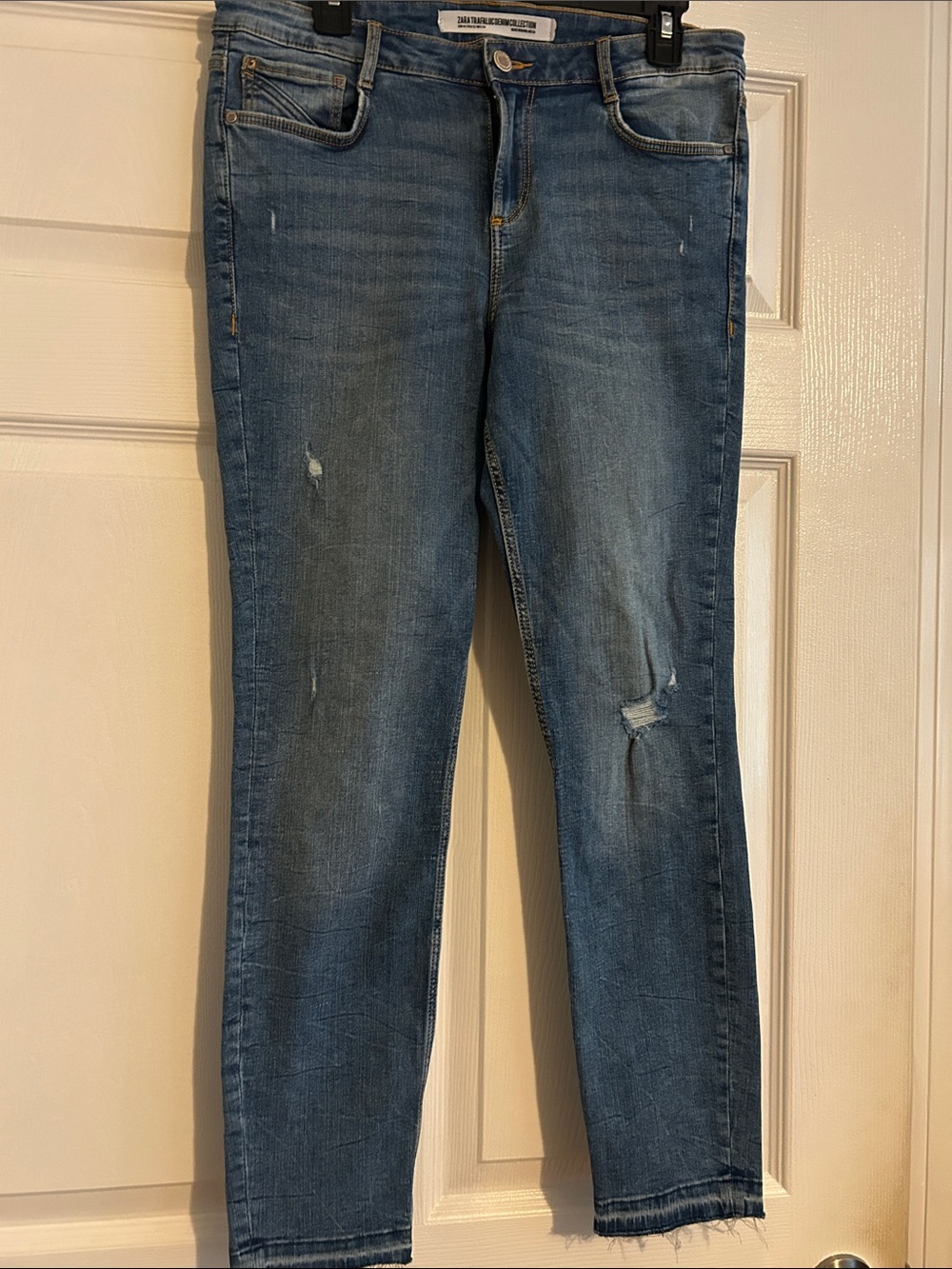 Zara Light Blue Skinny Jeans with Subtle Distressing
